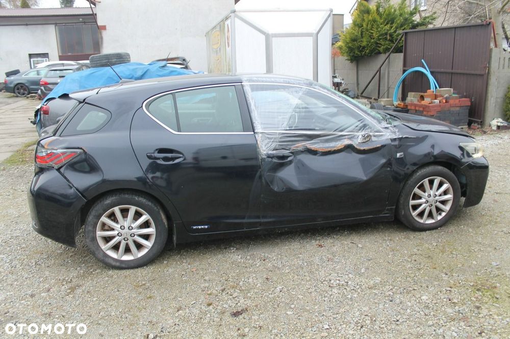 Lexus CT - 4