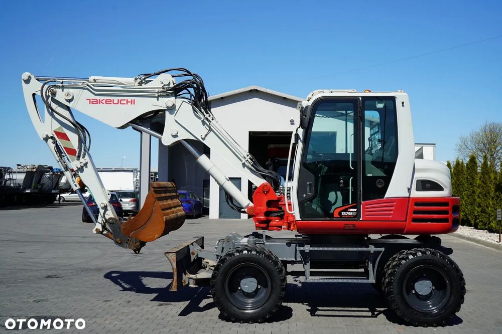 Takeuchi TB 295 W / KOPARKA KOŁOWA / 2016 ROK / - 12