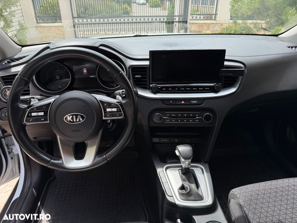 Kia XCeed - 11