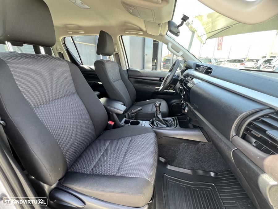 Toyota Hilux 2.4 D-4D 4WD CD CM - 22