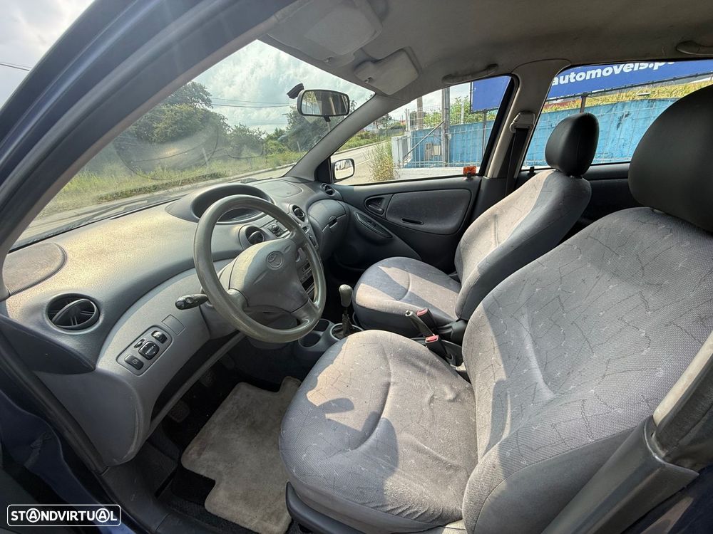 Toyota Yaris 1.0 Base - 12