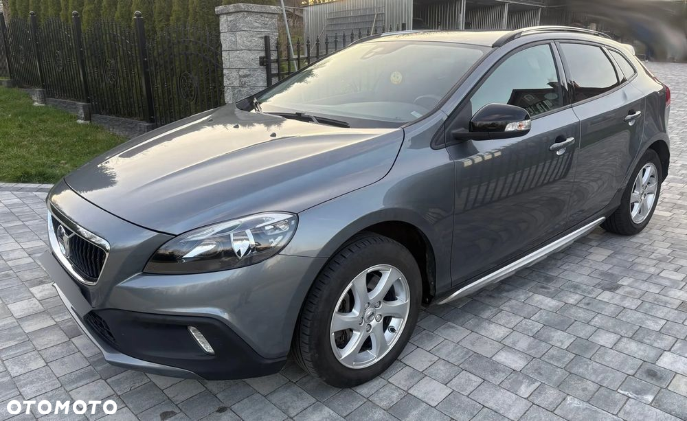 Volvo V40 Cross Country T4 AWD Drive-E Momentum - 2