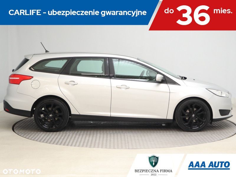 Ford Focus SW - 8