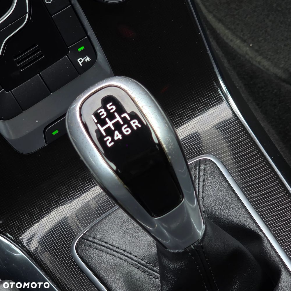 Volvo V40 D2 Drive-E Momentum - 32