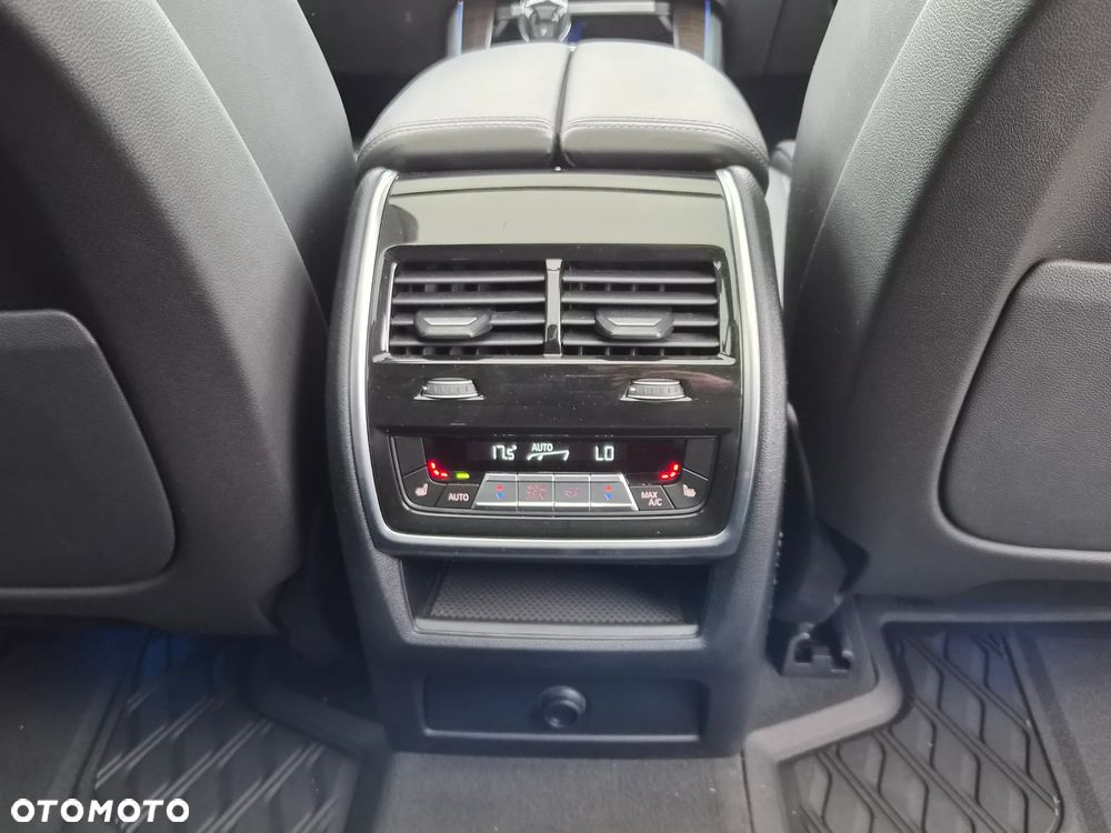 BMW X5 xDrive45e - 11