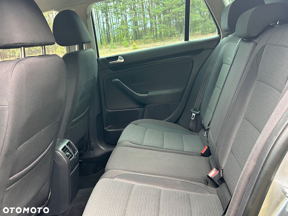 Volkswagen Golf 1.6 TDI DPF Comfortline - 22