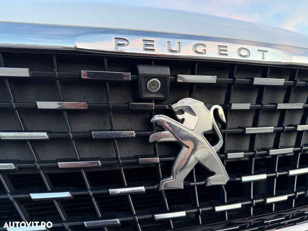 Peugeot 3008 1.2 PureTech Turbo S&S EAT8 Allure - 33