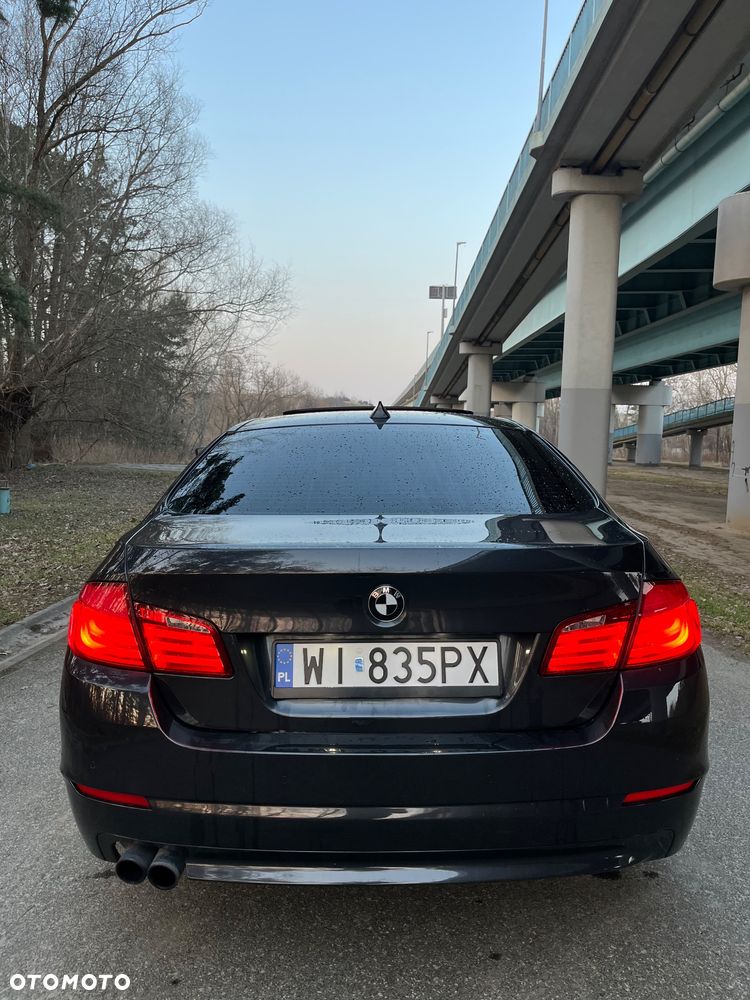 BMW Seria 5 528i xDrive - 8