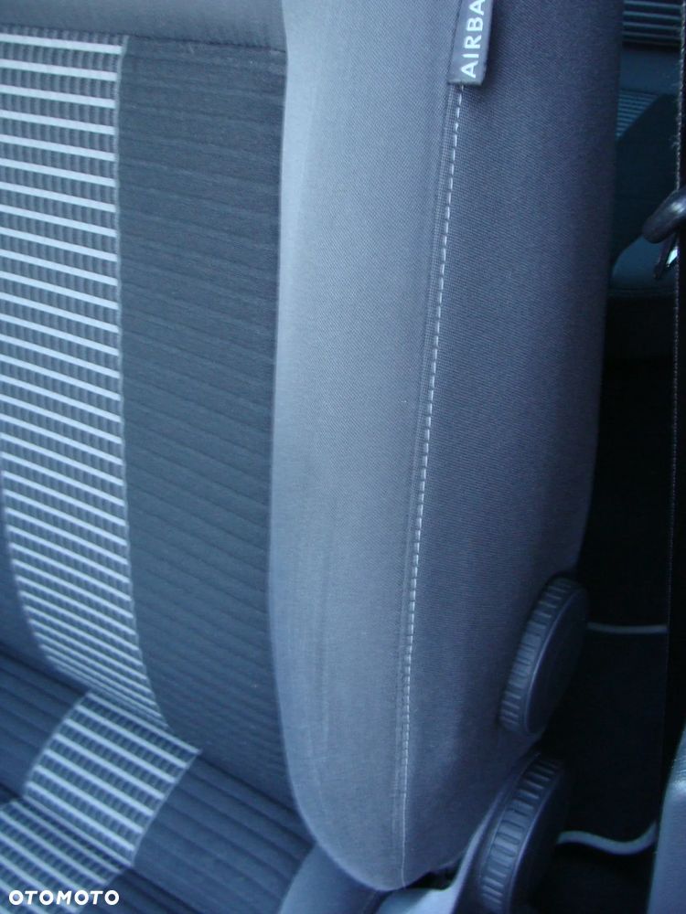 Volkswagen Golf 1.9 TDI DPF United - 10