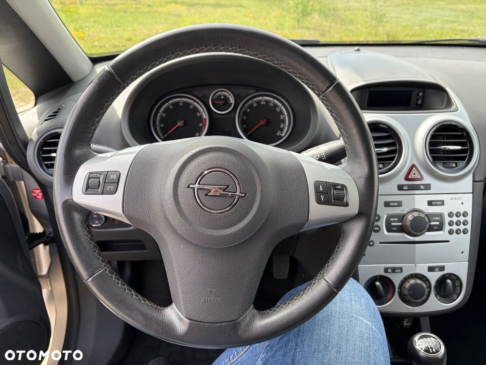 Opel Corsa 1.4 16V Satellite - 10
