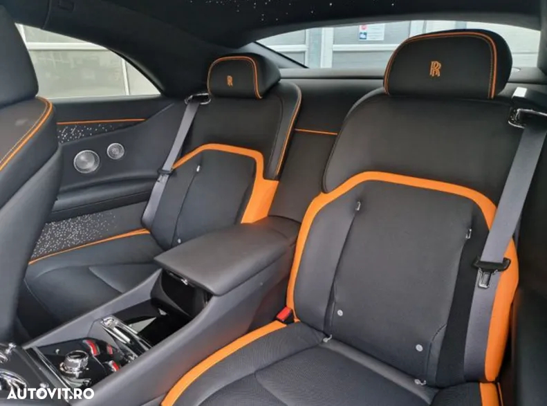 Rolls-Royce Spectre - 11