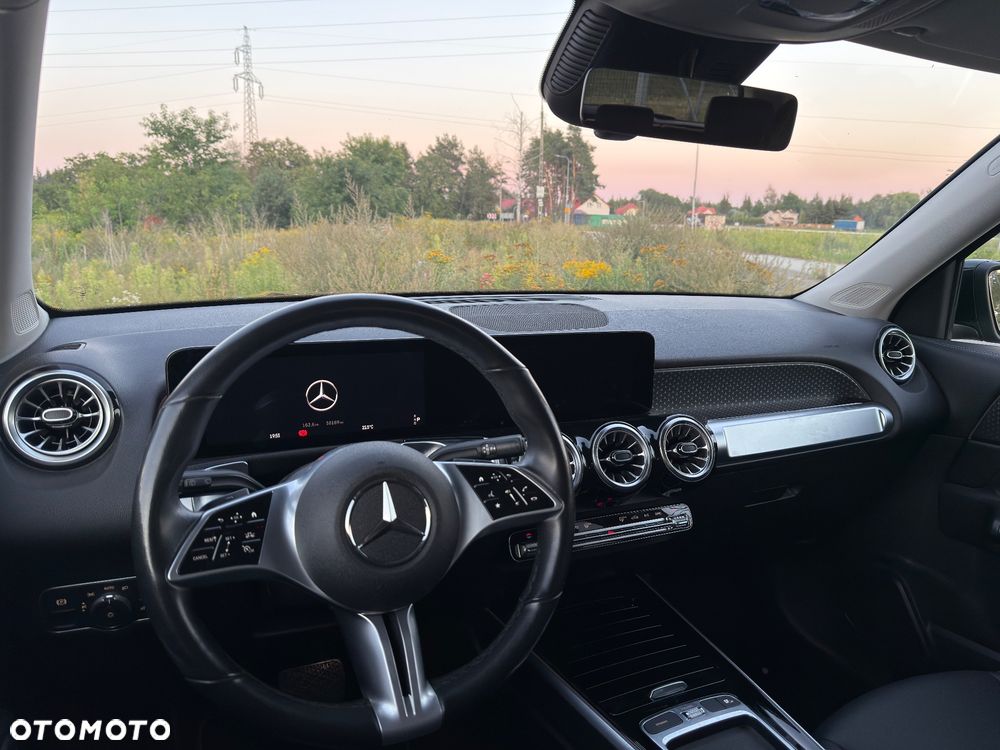 Mercedes-Benz GLB 200 7G-DCT - 5