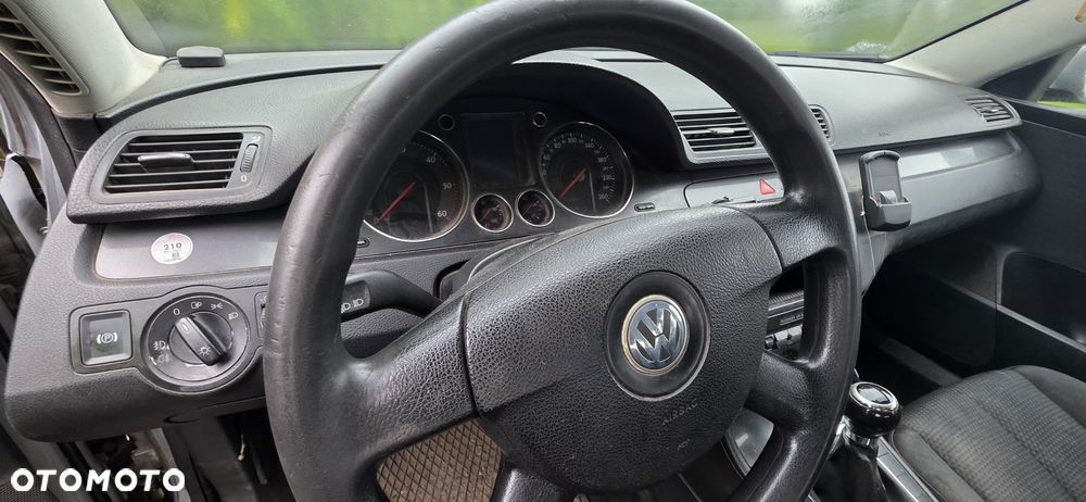 Volkswagen Passat 1.9 TDI Comfortline - 5