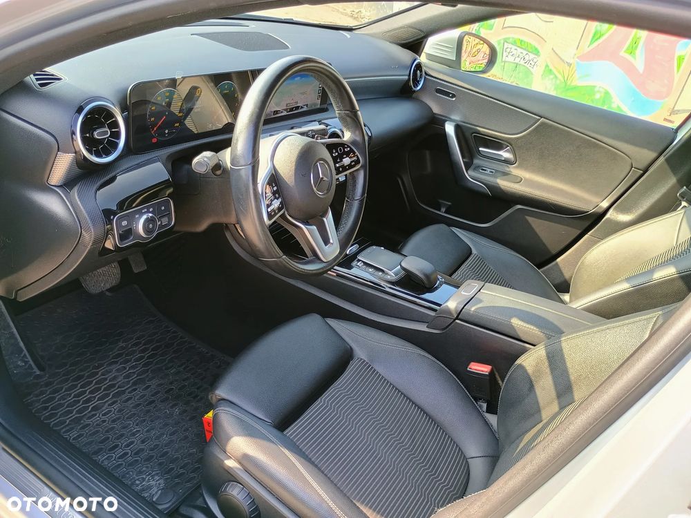 Mercedes-Benz Klasa A 180 AMG Line 7G-DCT - 8