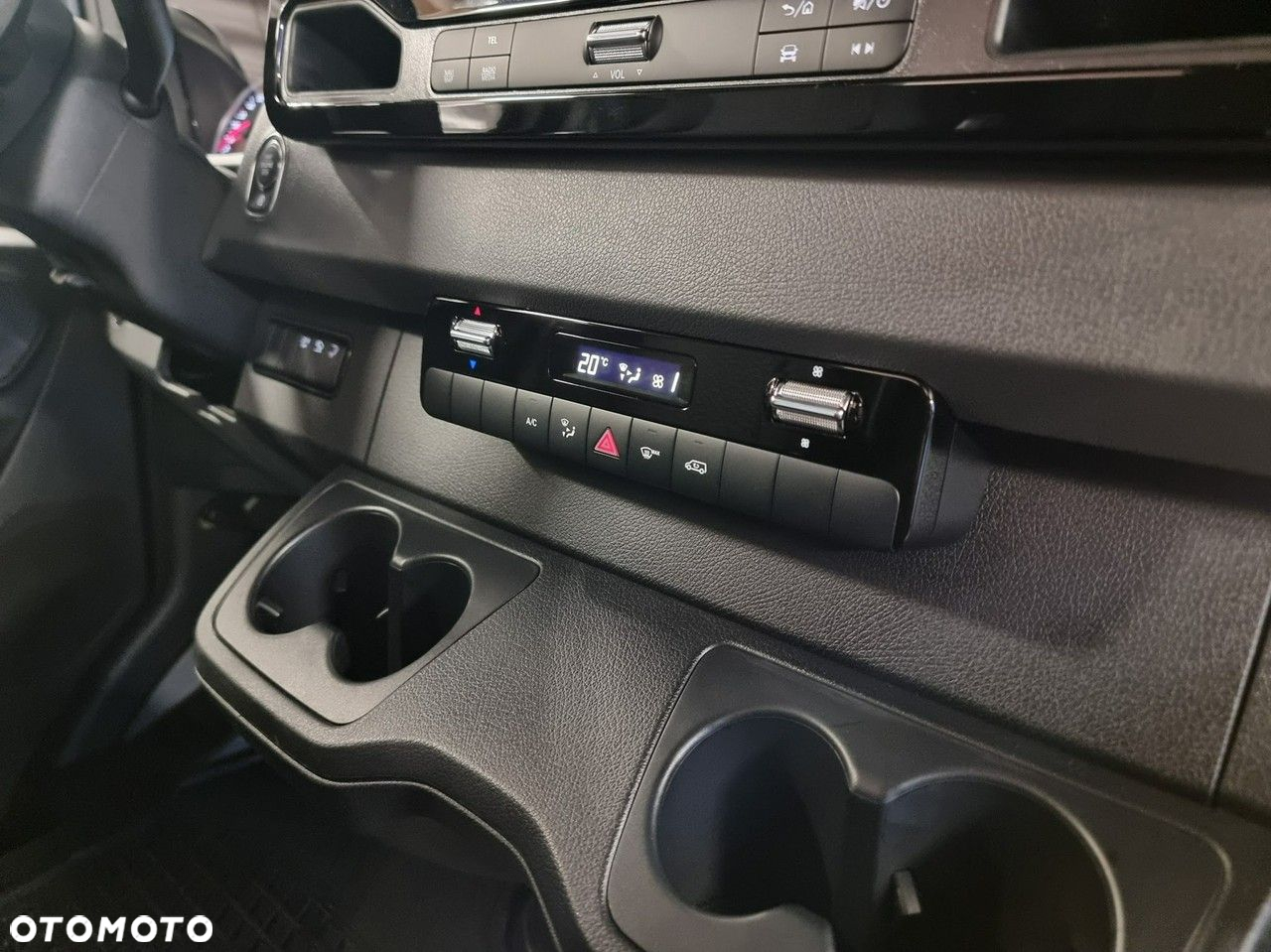 Mercedes-Benz Sprinter - 22