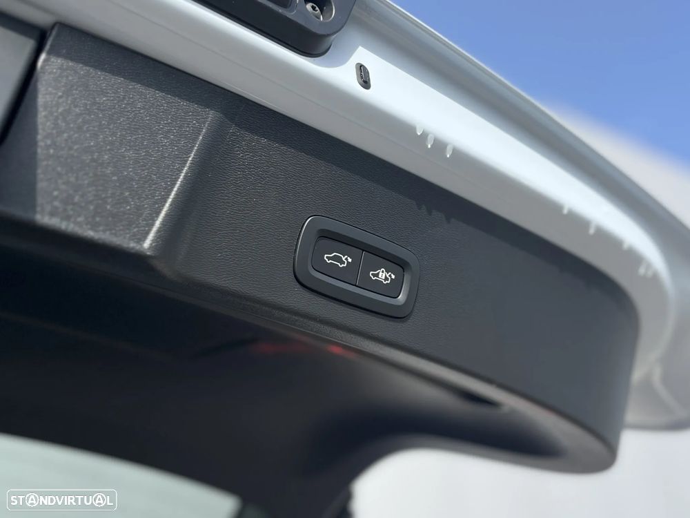 Volvo XC 40 2.0 B3 Core - 14