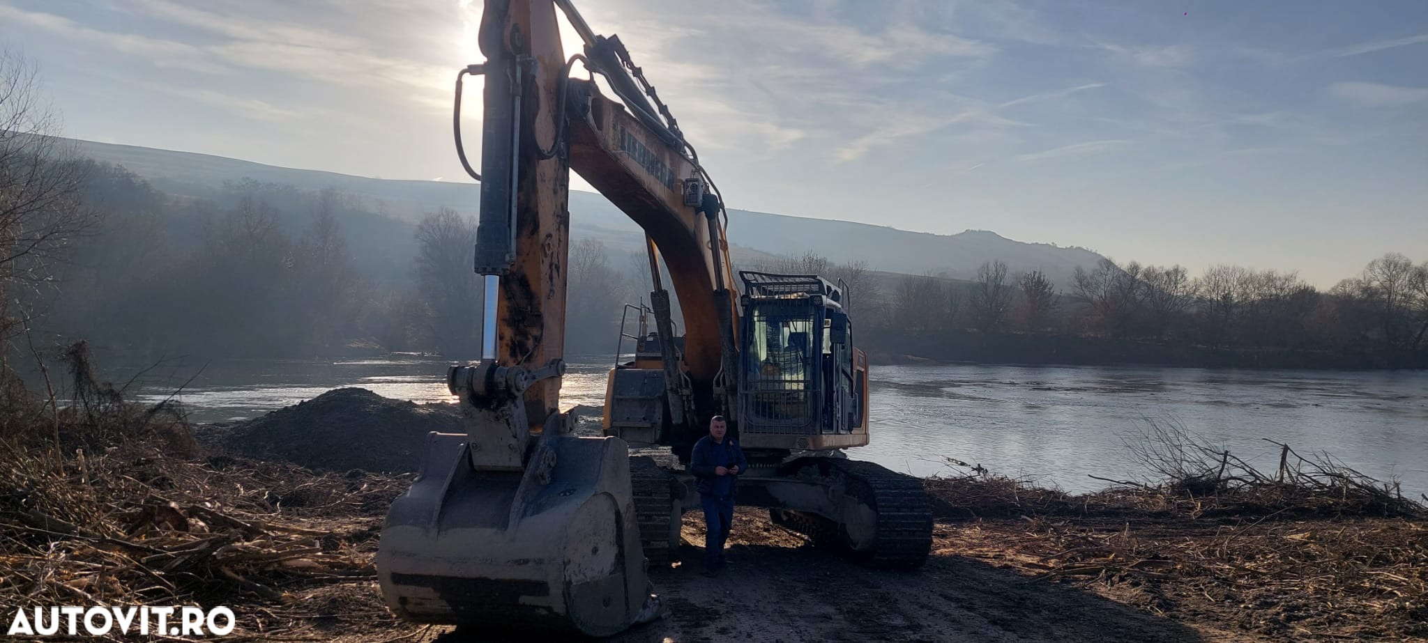 Liebherr R945 - 3
