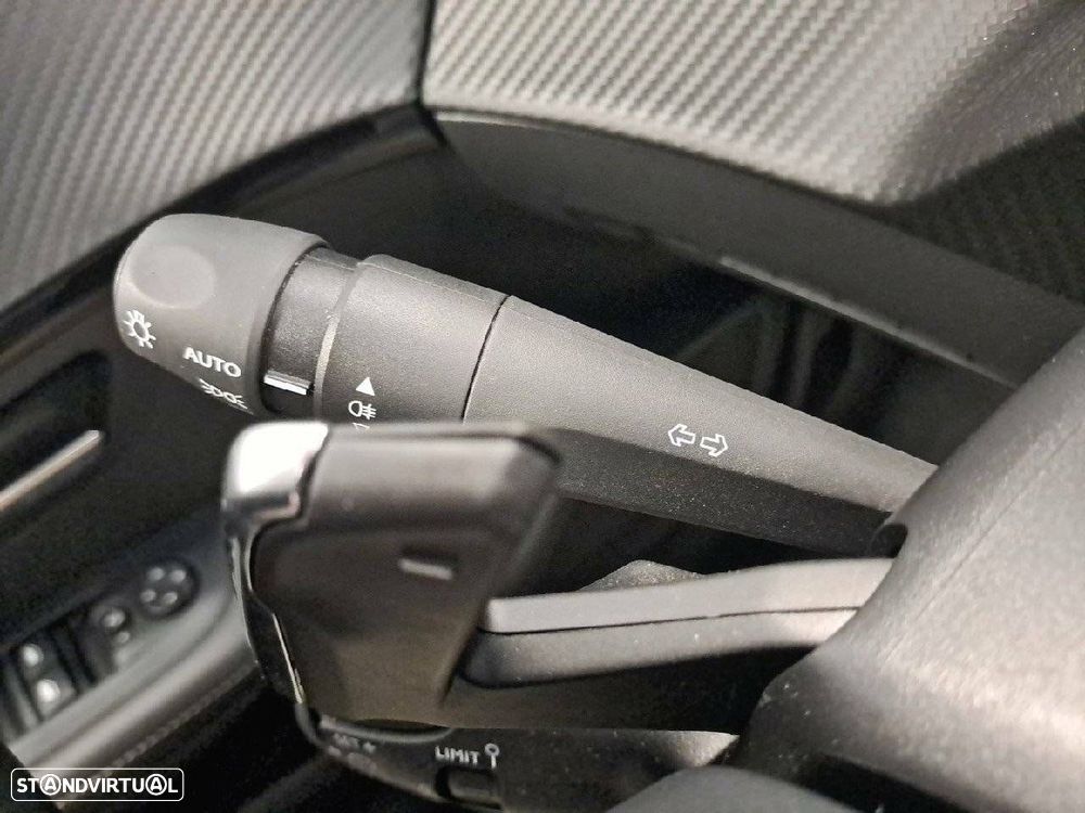 Peugeot 208 1.2 Hybrid Allure e-DCS6 - 14