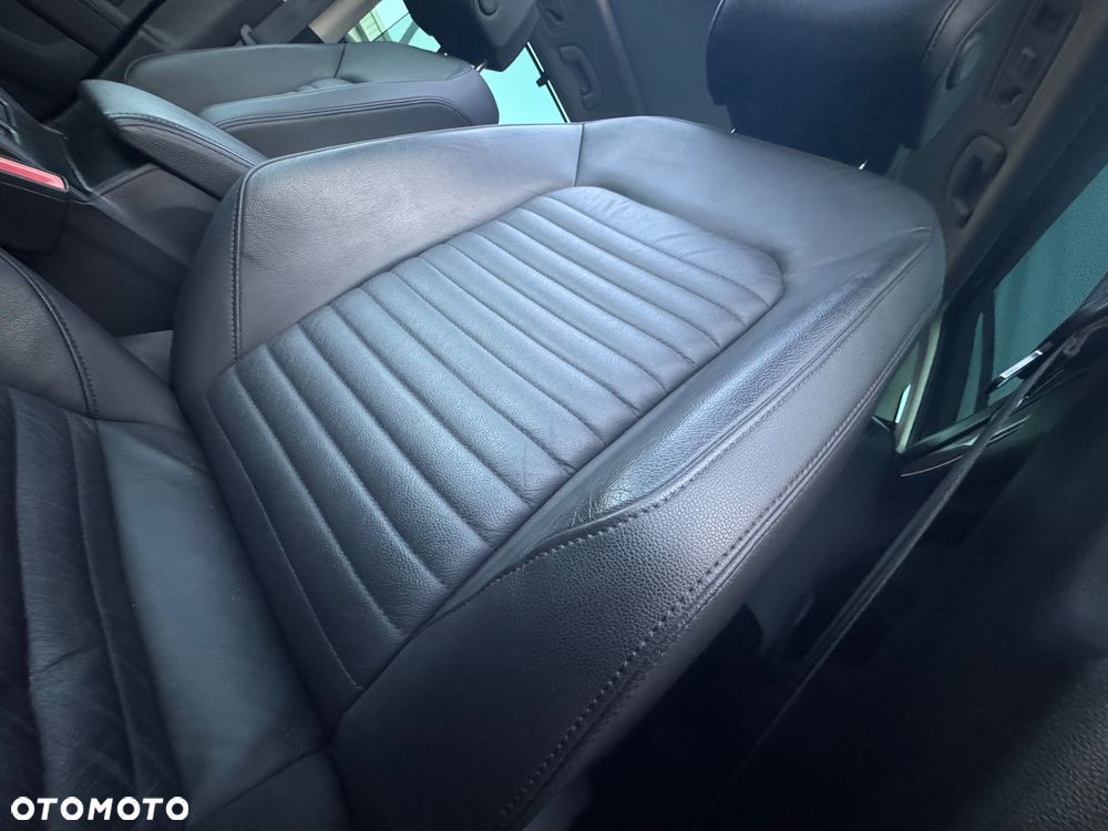 Volkswagen Passat Variant 2.0 TDI SCR DSG Highline - 23