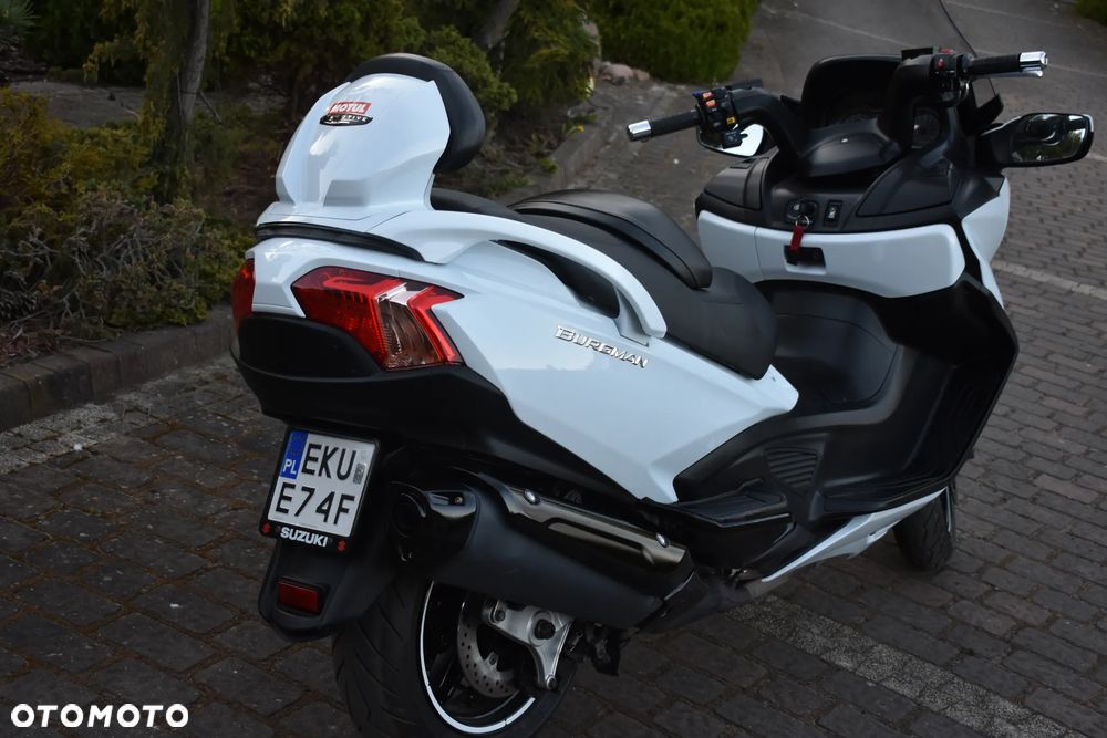 Suzuki Burgman - 15