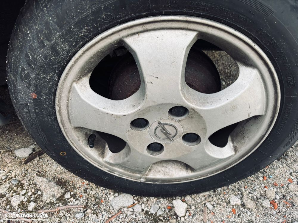 Opel Corsa - 16
