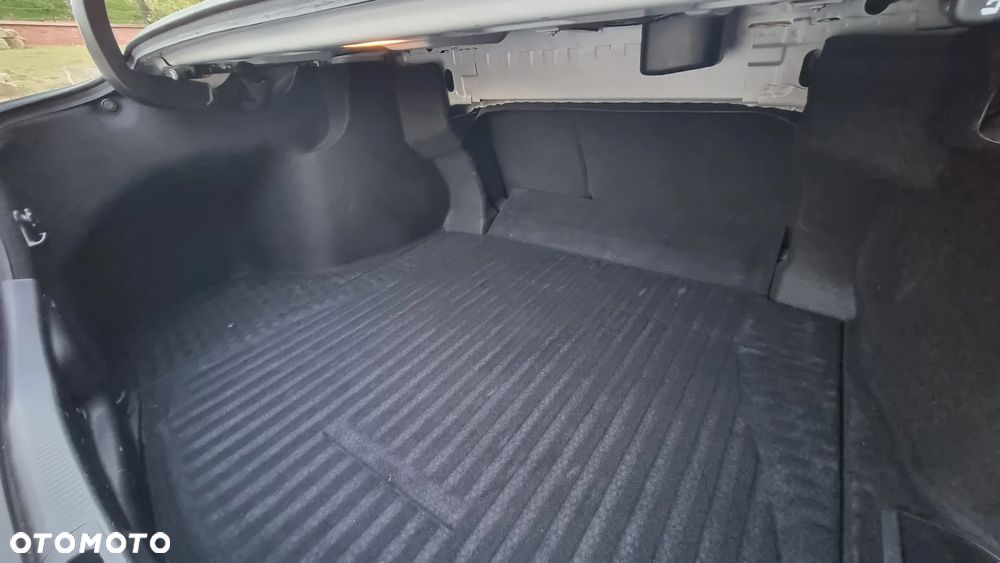 Toyota Camry 2.5 Hybrid Executive CVT - 21
