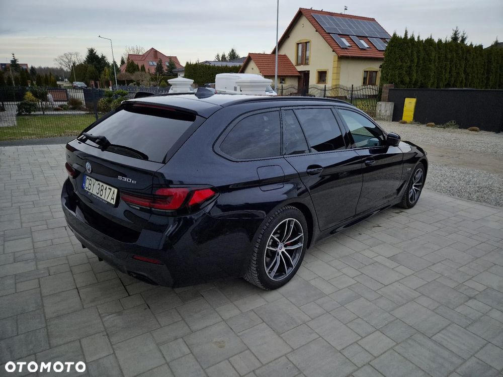BMW Seria 5 530e xDrive - 27