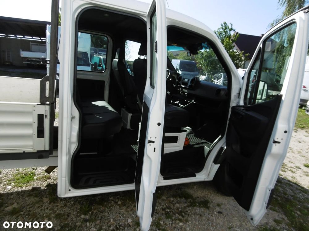 Mercedes-Benz Sprinter - 14