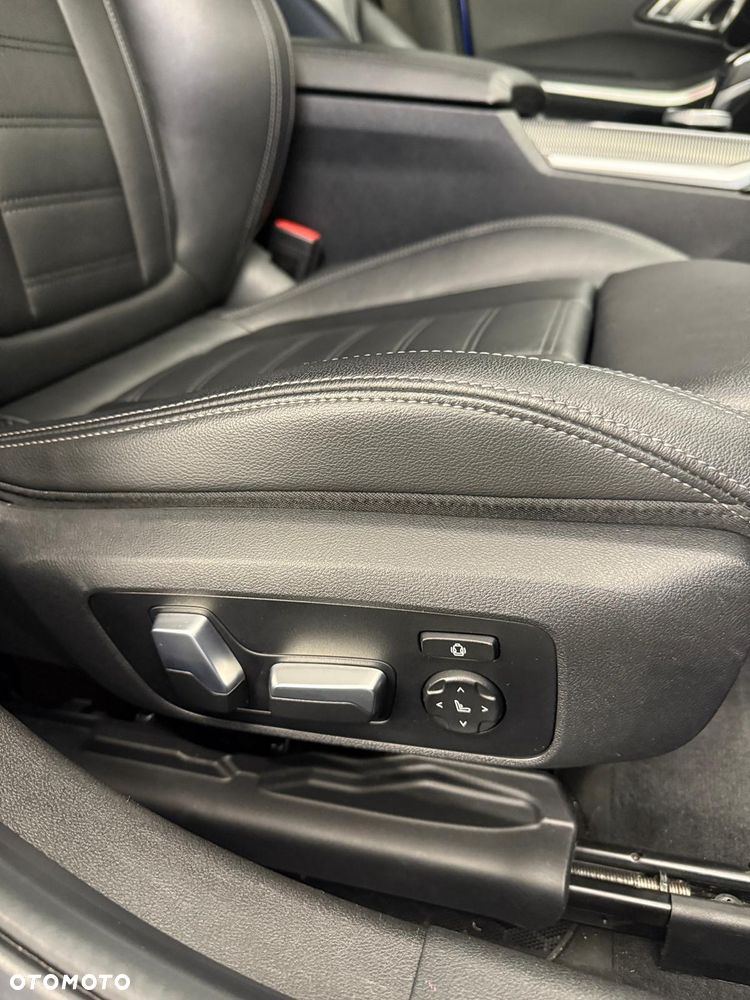 BMW Seria 3 320d Edition Luxury Line Purity - 11