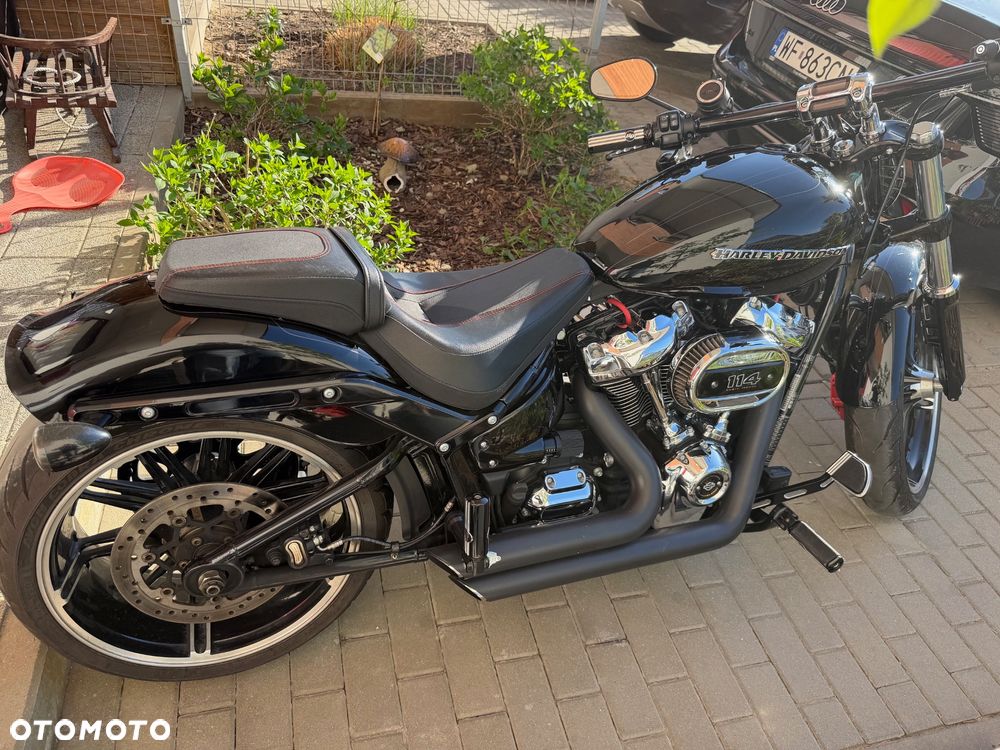Harley-Davidson Softail Breakout - 5