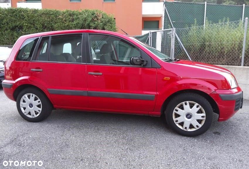 Ford Fusion - 2