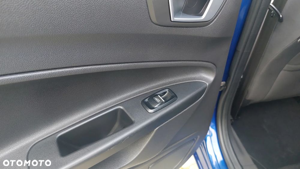 Ford Fiesta - 32