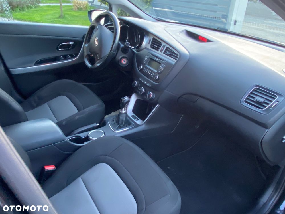 Kia Ceed 1.6 CRDi 128 ISG Spirit - 8