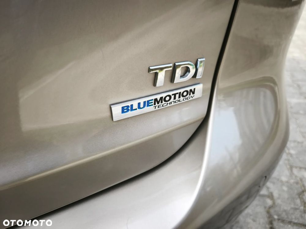 Volkswagen Touran 1.6 TDI DPF BlueMotion Technology Comfortline - 14