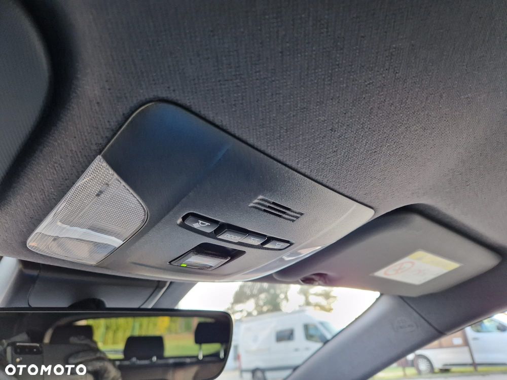 Toyota Corolla 2.0 Hybrid Executive - 18