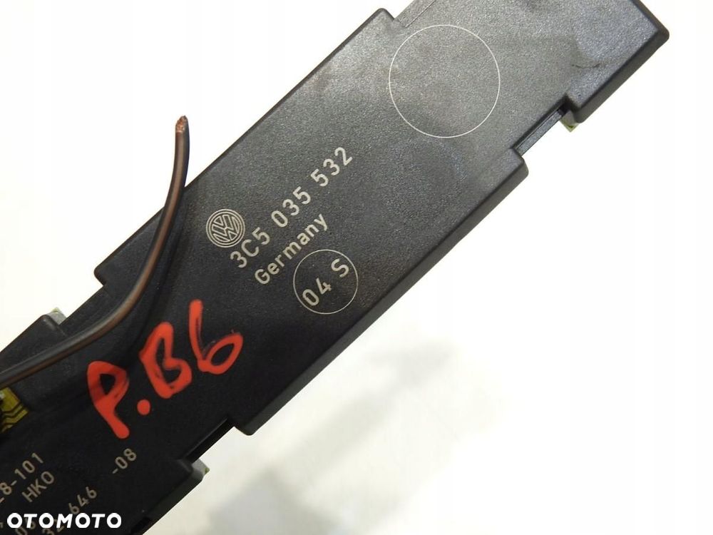 WZMACZNIACZ ANTENY VW PASSAT B6 1.9 TDI 3C5035532 - 4