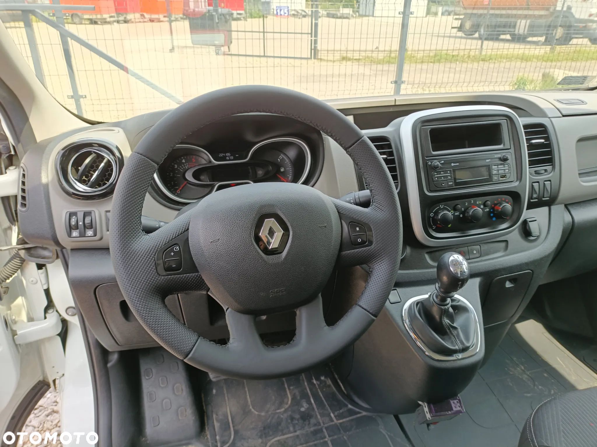 Renault Trafic - 15