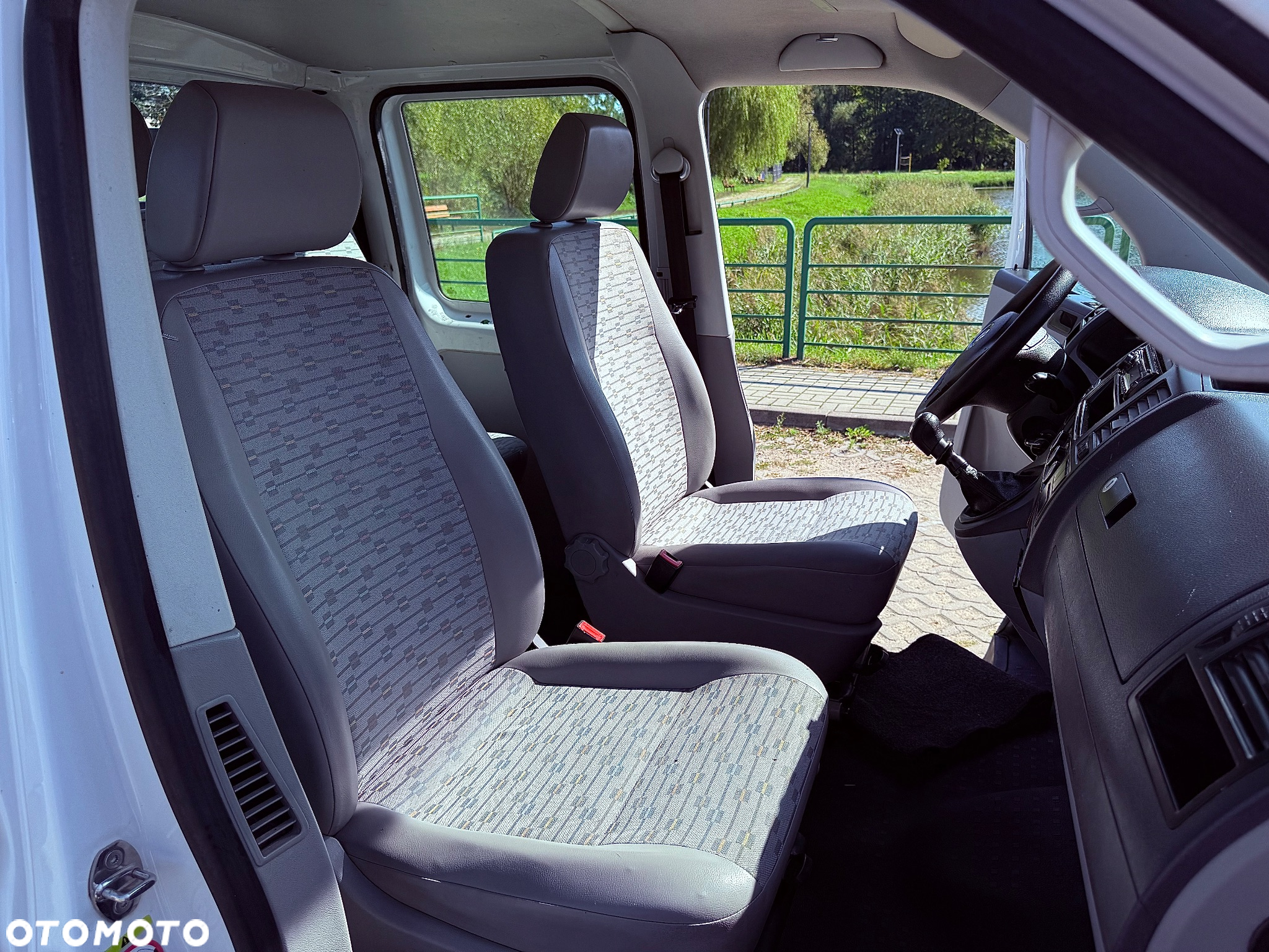Volkswagen TRANSPORTER T5 2.0TDI CR 102KM - 33