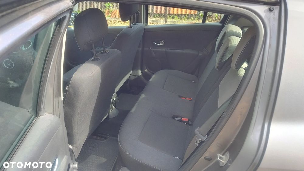 Renault Clio 1.5 dCi Alize - 14