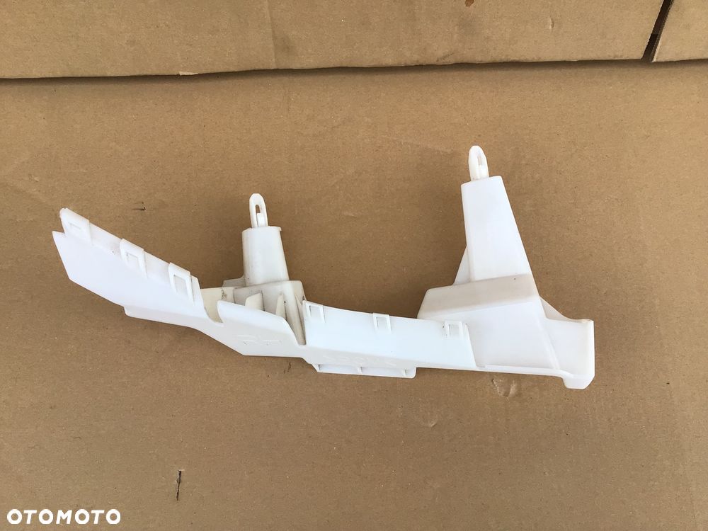 Ślizg mocowanie lampy prawej Mitsubishi Eclipse Cross Lift - 2