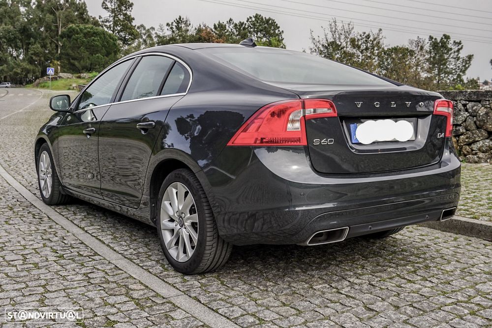 Volvo S60 2.0 D4 Momentum Geartronic - 9