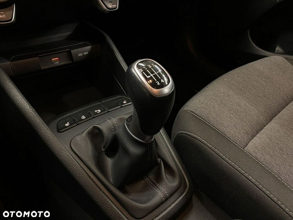 Kia Stonic - 22