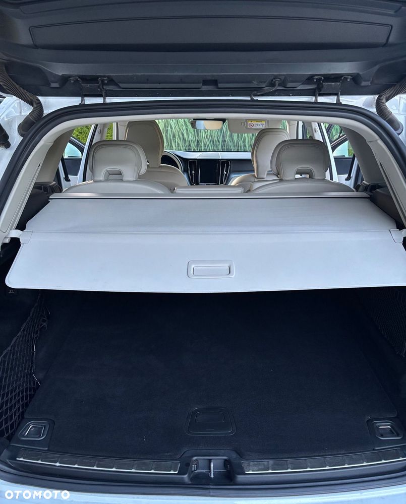 Volvo XC 60 B4 D AWD Momentum Pro - 7