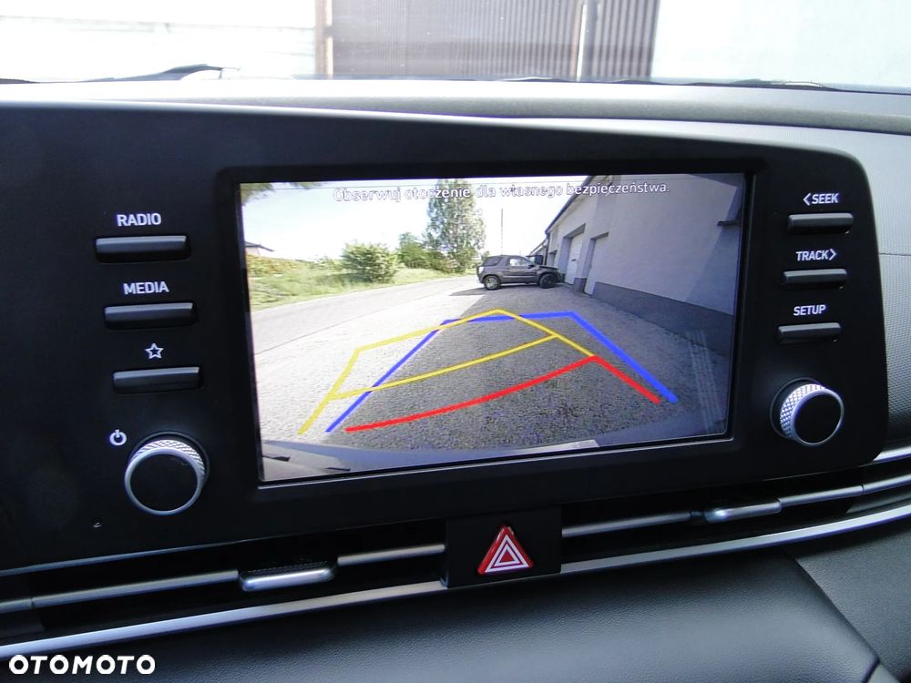 Hyundai Elantra 1.6 Smart CVT - 23