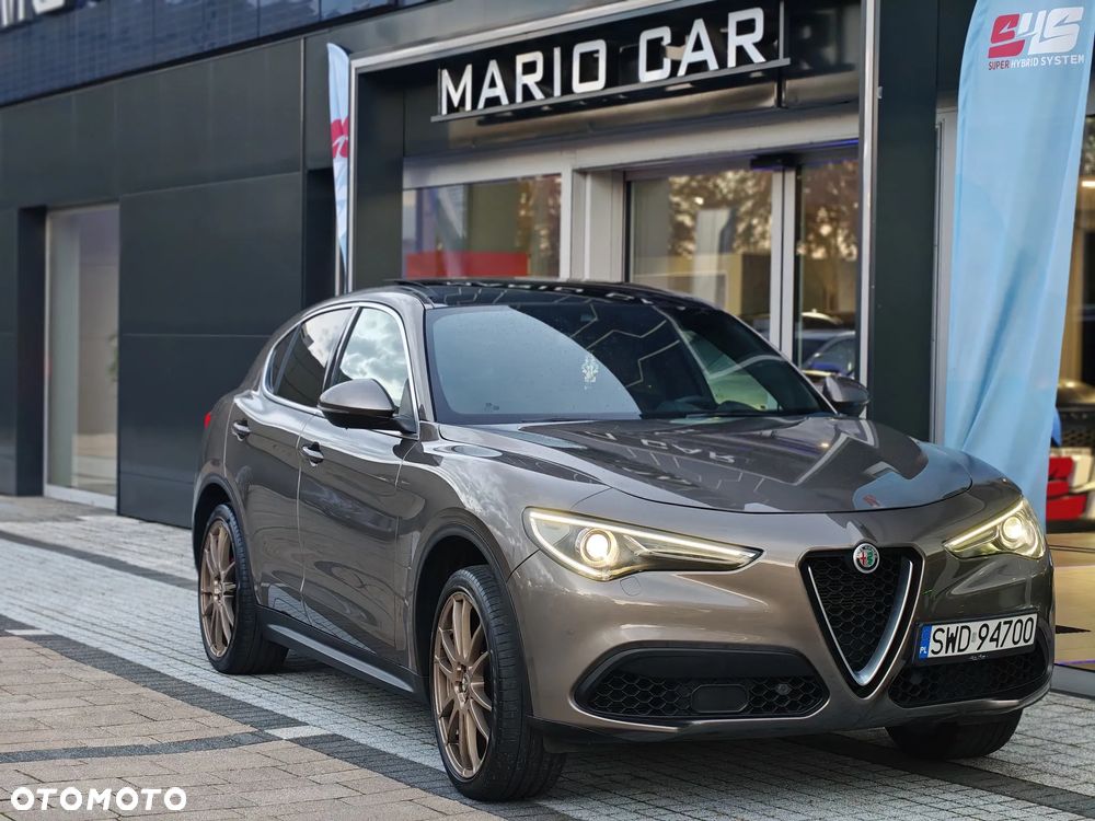 Alfa Romeo Stelvio - 12
