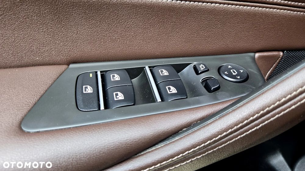 BMW Seria 5 520d Luxury Line sport - 38