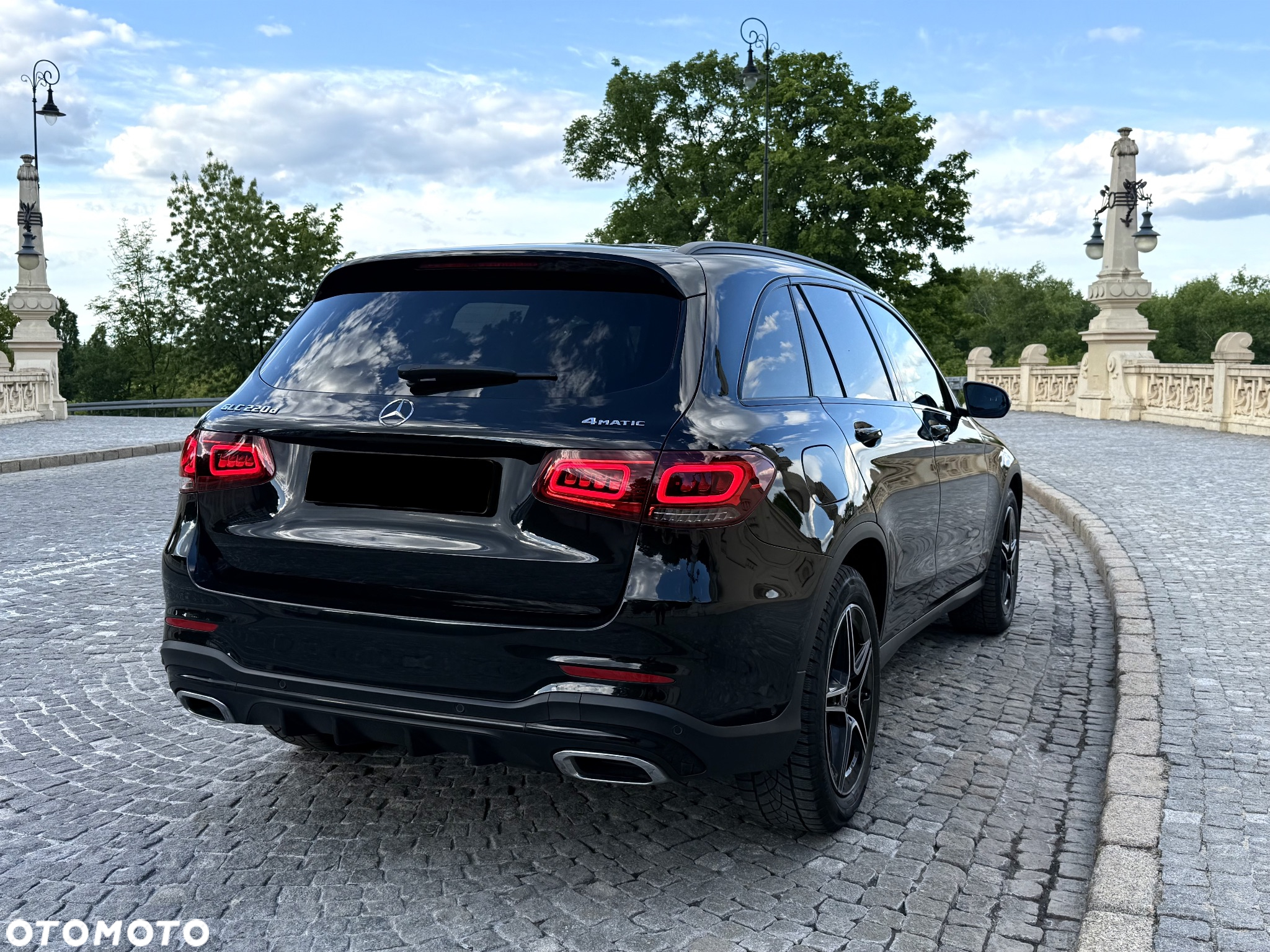 Mercedes-Benz GLC 220 d 4Matic 9G-TRONIC AMG Line - 2