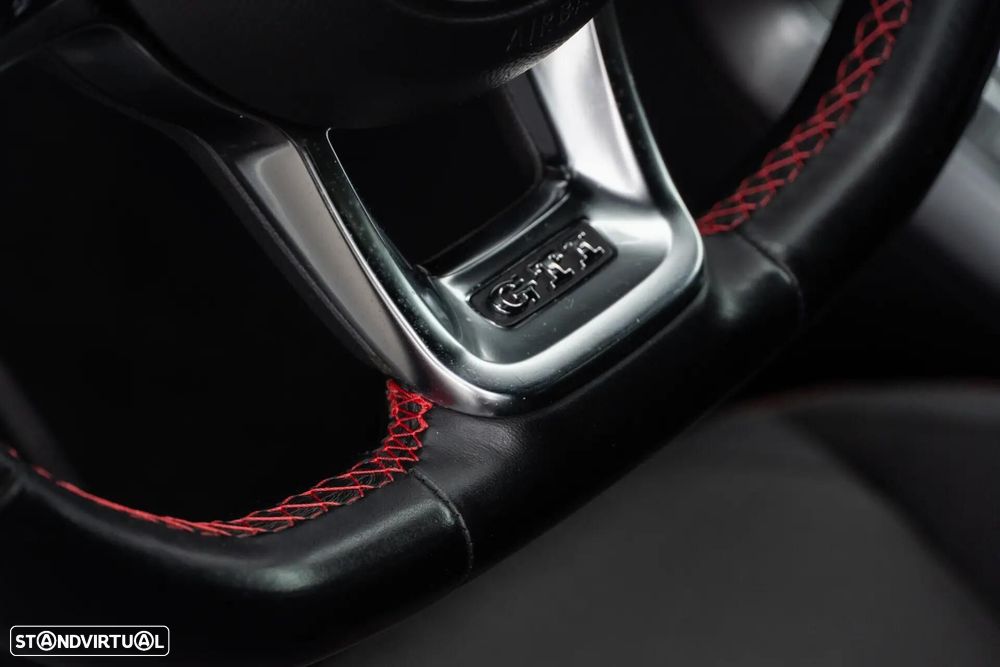 VW Polo 2.0 TSI DSG GTI - 40