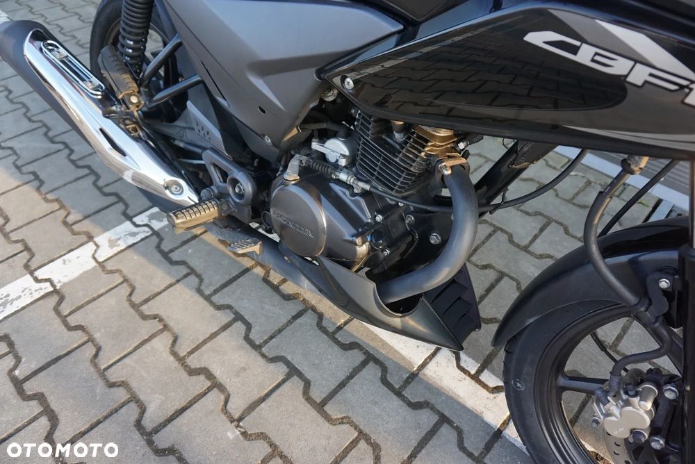 Honda CBF - 8