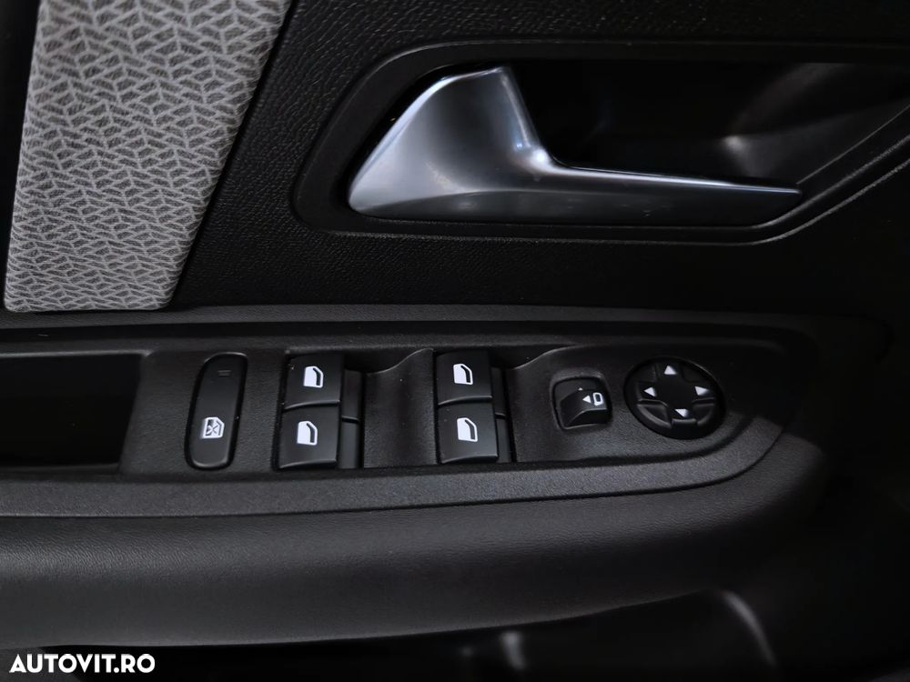 Citroën C4X 1.2 PureTech 130 S&S EAT8 Feel Pack - 26